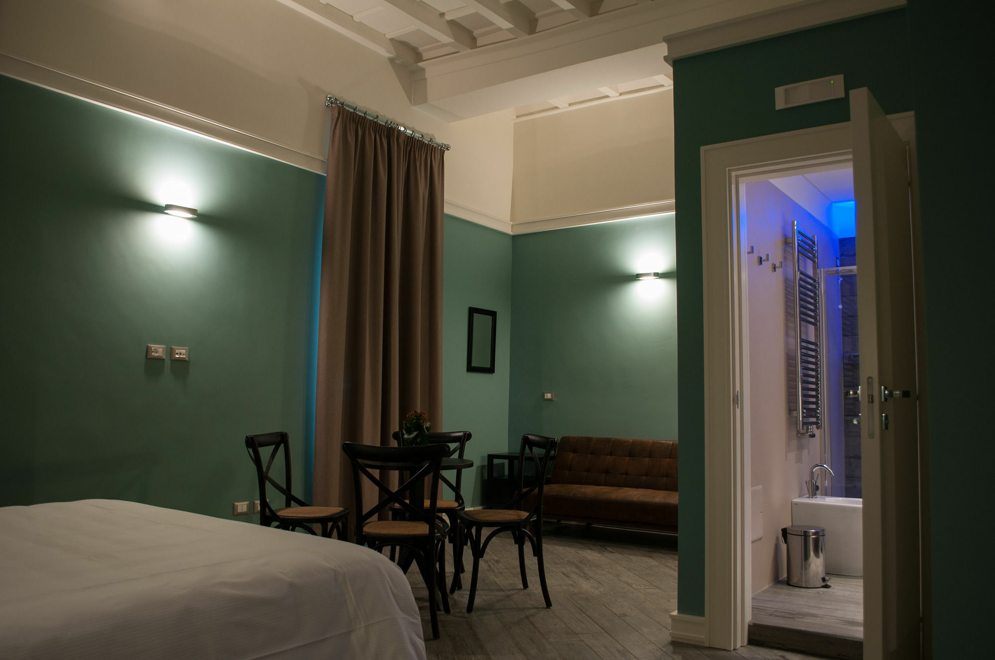 My Trevi Charming & Luxury Rooms Рим Экстерьер фото